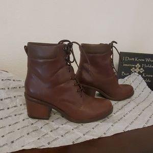 Leather lace up ankle boots.